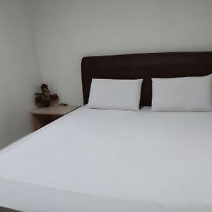 Deluxe Queen Studio